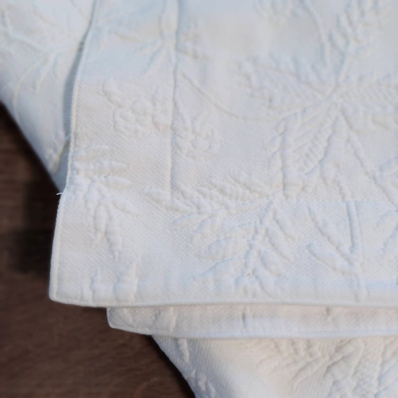 Ralph Lauren King Size Matelasse Quilted Fern Ivory Pillow Shams - Picture 3 of 5